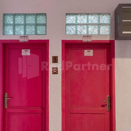 Asri Residence Near Jalan Iskandar Muda Medan Mitra Reddoorz Екстериор снимка