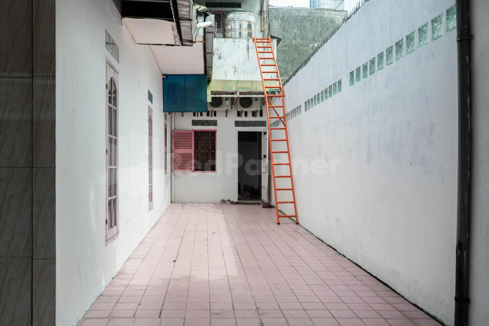 Asri Residence Near Jalan Iskandar Muda Medan Mitra Reddoorz Екстериор снимка
